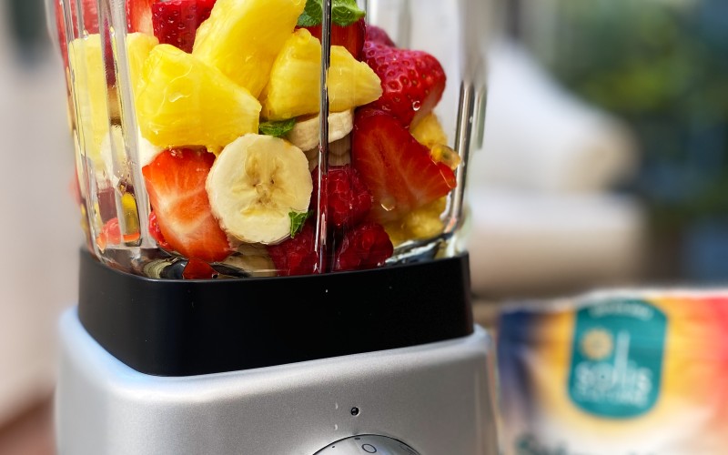 Bac à smoothie plein de fruits