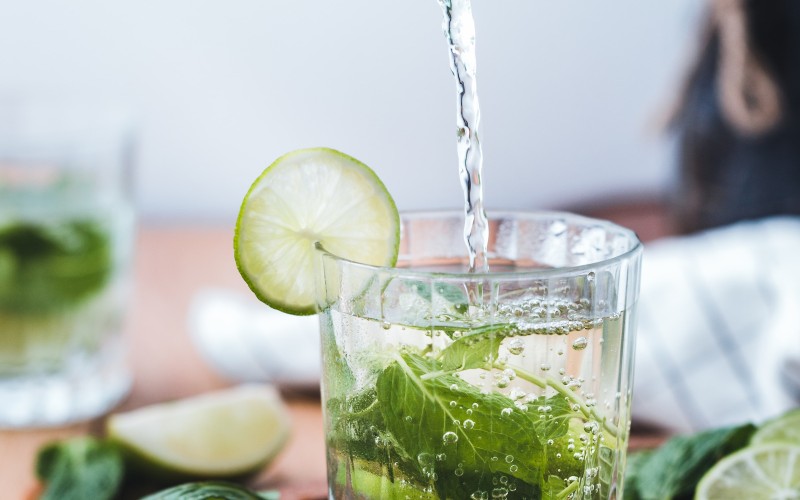 L'eau, une amie sincère (crédit photo Mae Mu @Unsplash)