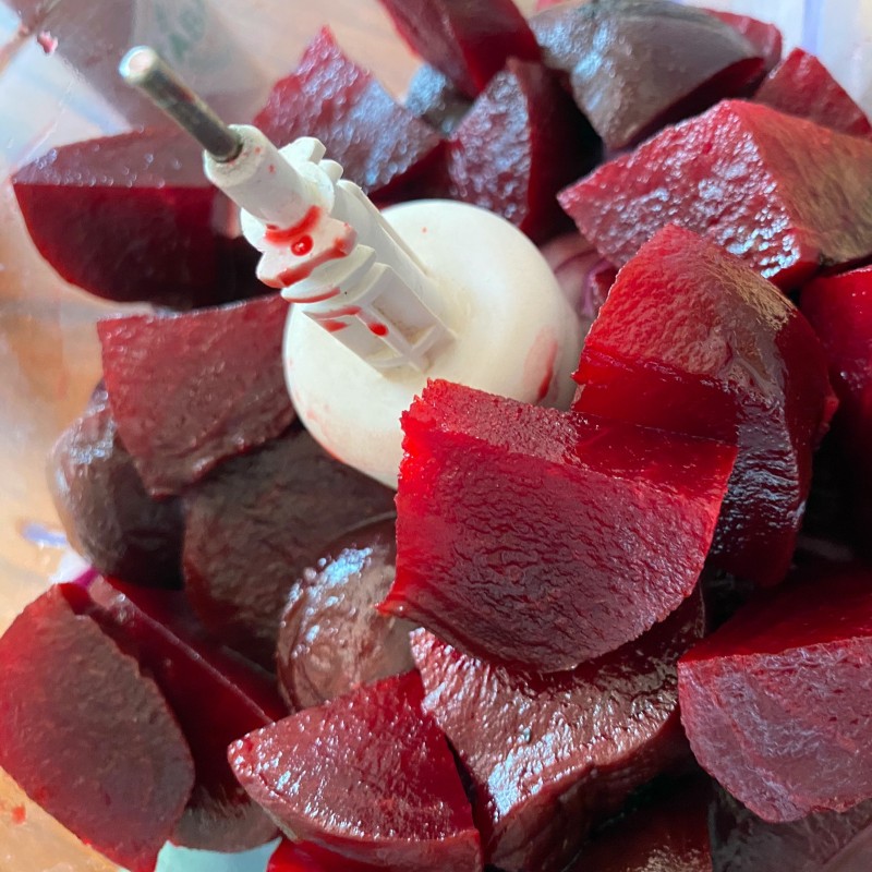 Betterave - ici coupée en dés pour le velouté glacée